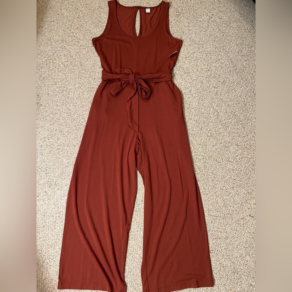 NWT | Old Navy Scoop Neck Key Hole Back Belted Jumpsuit | Size: S